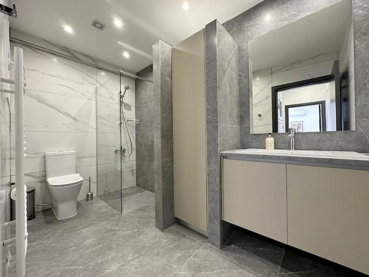 City Rendezvous 3 Bedroom Flat لارنكا