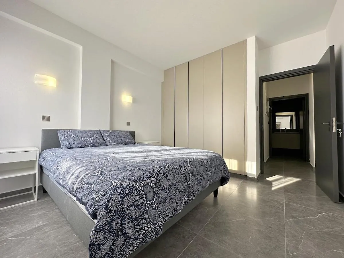 City Rendezvous 3 Bedroom Flat لارنكا شقة